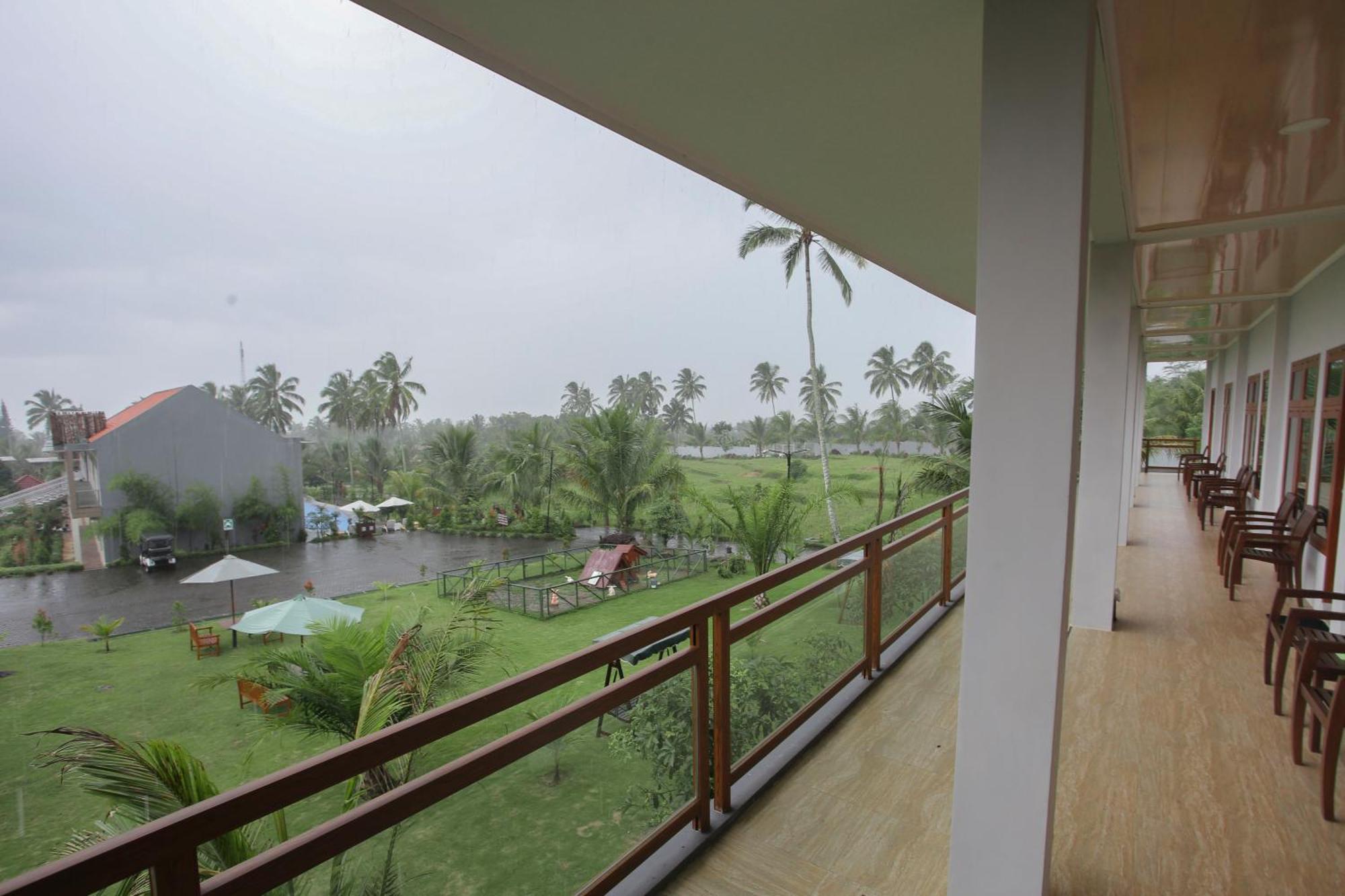 Grand Harvest Resort & Villas Banyuwangi  Exterior foto