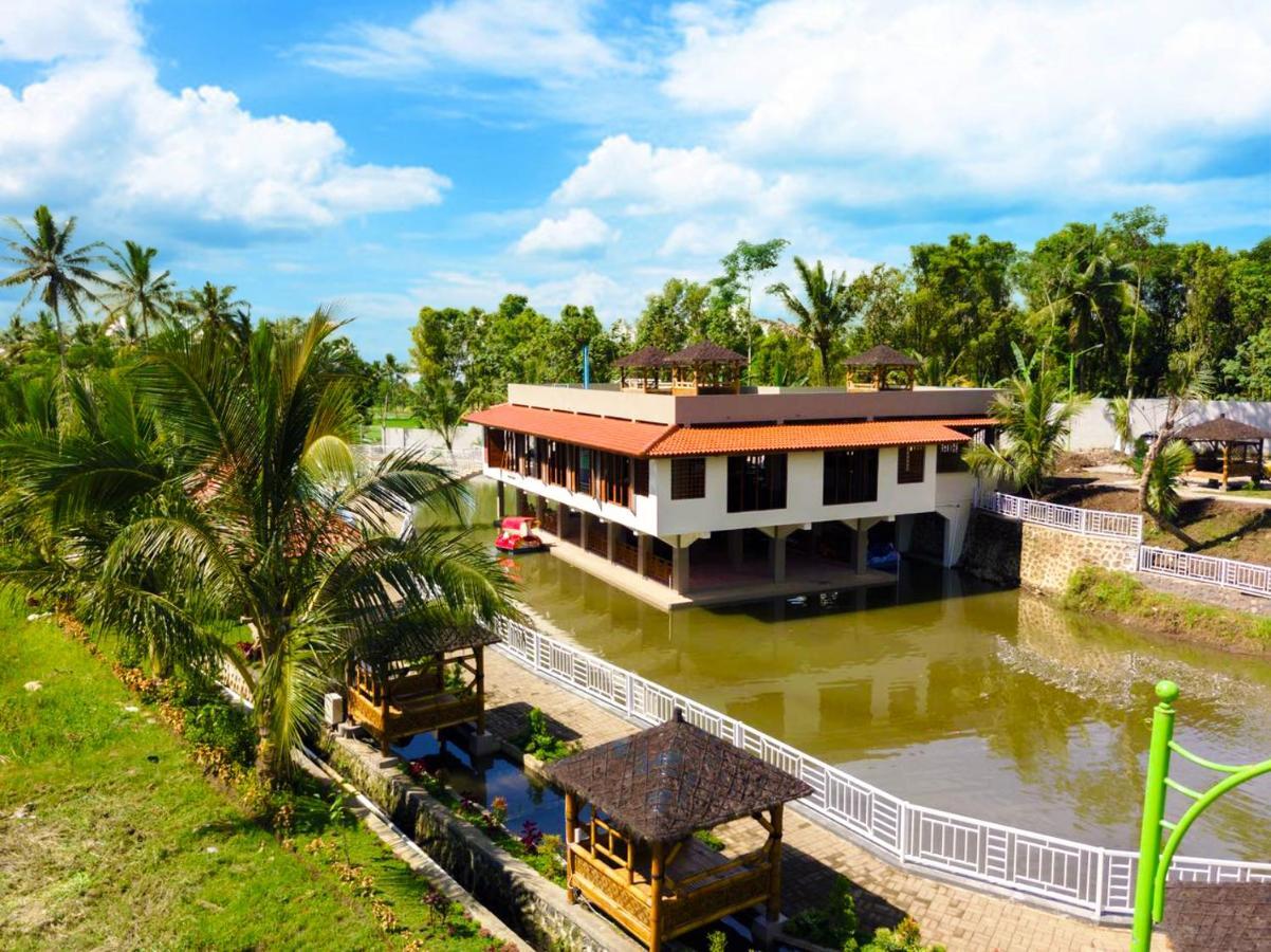 Grand Harvest Resort & Villas Banyuwangi  Exterior foto