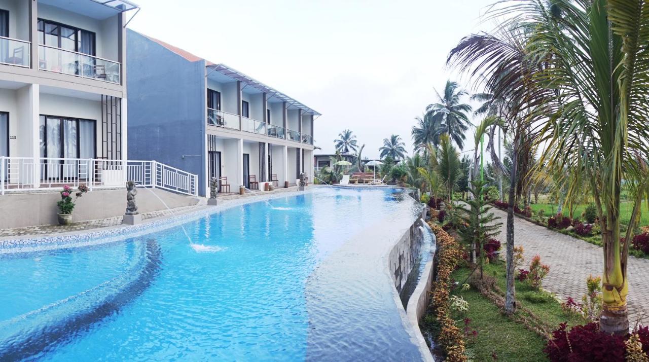 Grand Harvest Resort & Villas Banyuwangi  Exterior foto